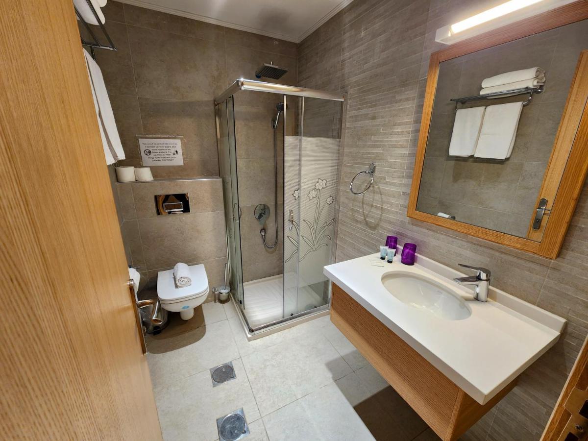 St Andrew'S Guesthouse - Ramallah Bagian luar foto