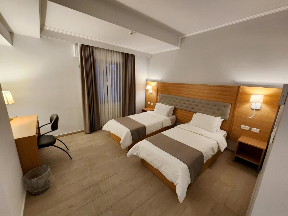 St Andrew'S Guesthouse - Ramallah Bagian luar foto