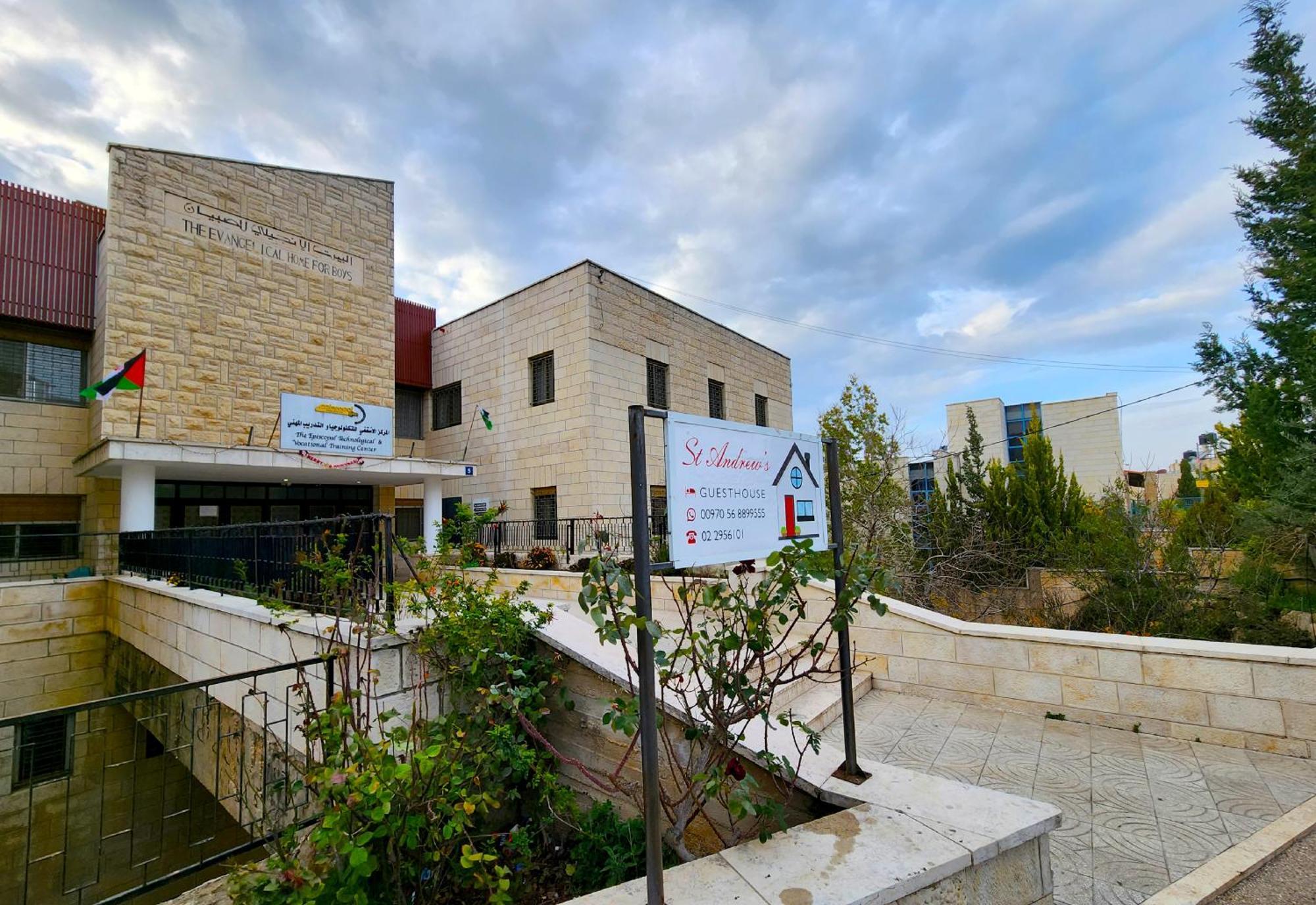 St Andrew'S Guesthouse - Ramallah Bagian luar foto