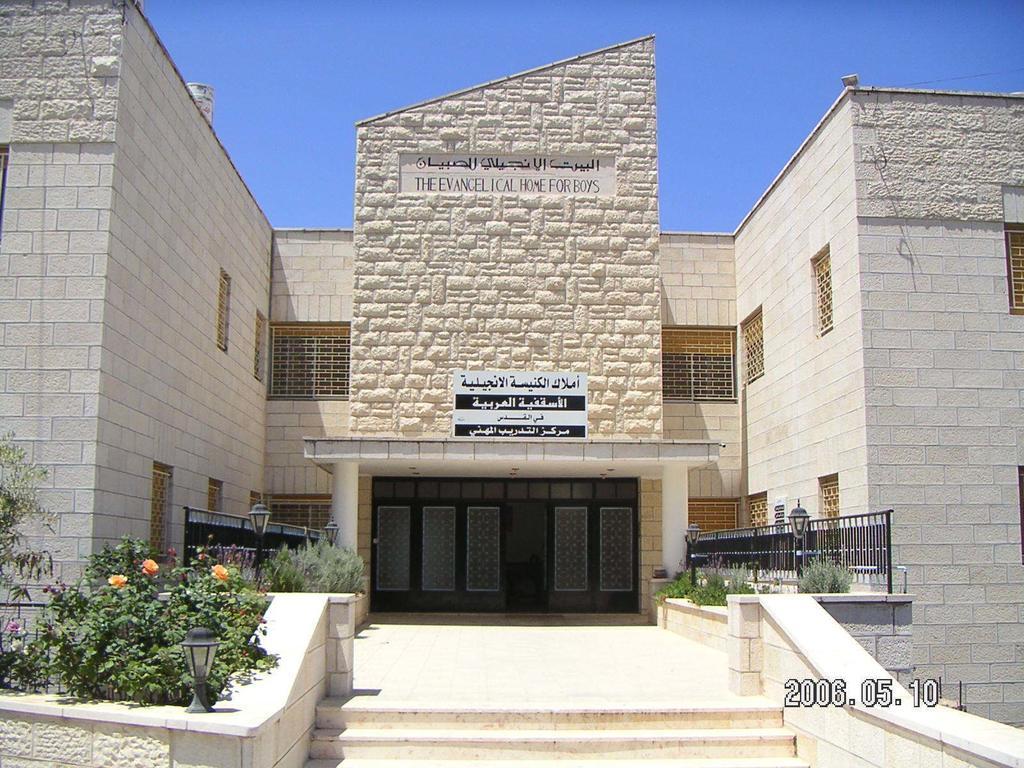 St Andrew'S Guesthouse - Ramallah Bagian luar foto
