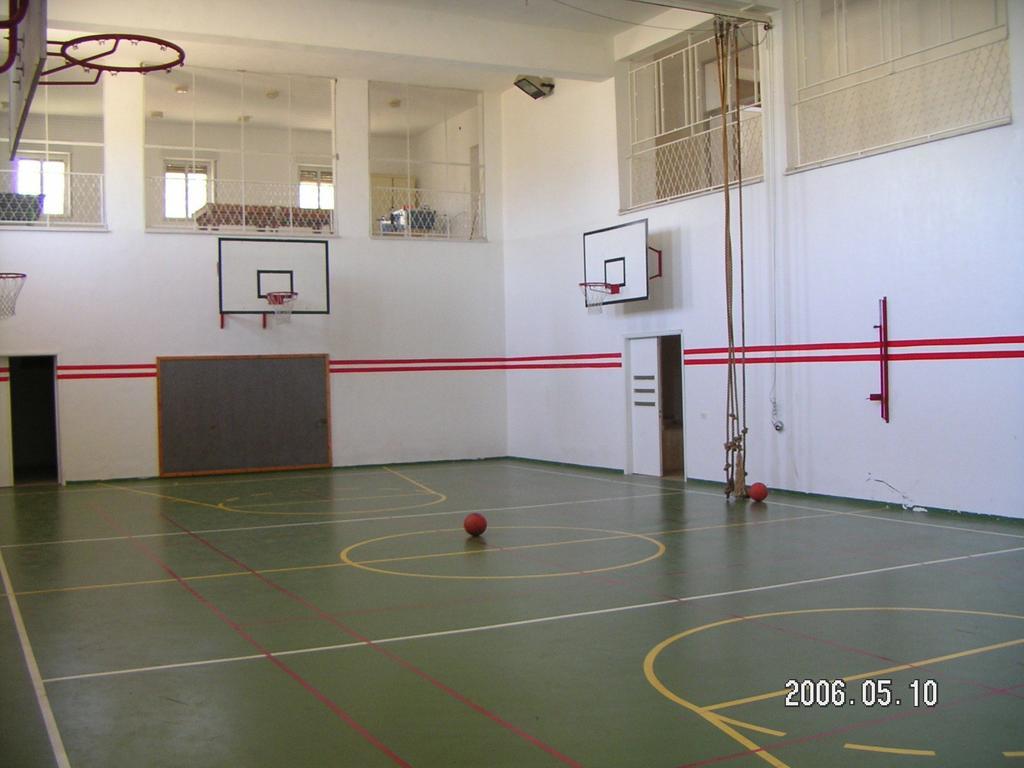 St Andrew'S Guesthouse - Ramallah Bagian luar foto