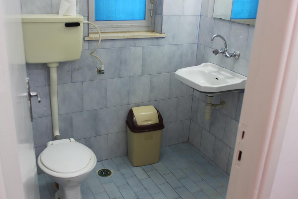 St Andrew'S Guesthouse - Ramallah Ruang foto